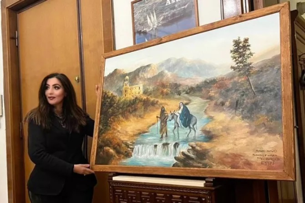 أوّل مصريّة مسلمة ترسم مسار العائلة المقدّسة وتهدي لوحتها للبابا فرنسيس