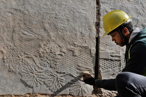 اكتشاف جداريات آشورية في الموصل